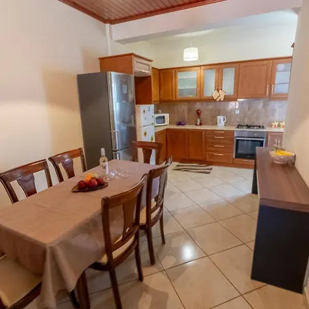 Holiday home Markatis House With Views To Corfu East Kato Spilaion