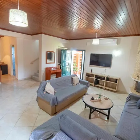 Markatis House With Views To Corfu East Holiday home *