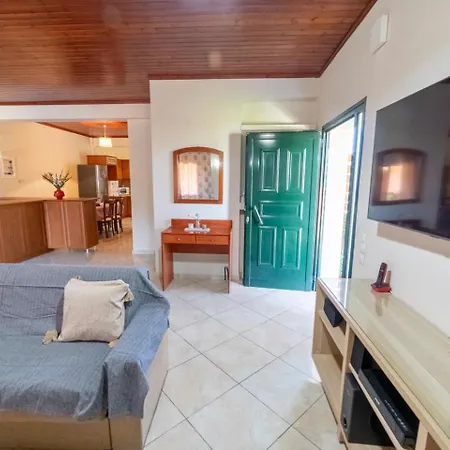 Markatis House With Views To Corfu East Holiday home Kato Spilaion