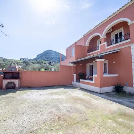 Markatis House With Views To Corfu East Hébergement de vacances *