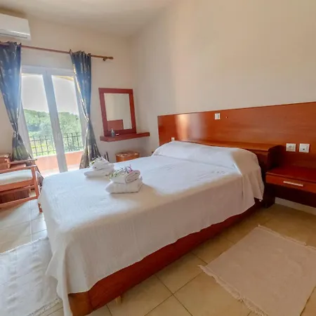Markatis House With Views To Corfu East Hébergement de vacances